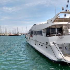 The boathouse، فندق في بينالمادينا
