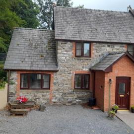 Tregib Mill Cottage, Hotel in Ffair-fâch