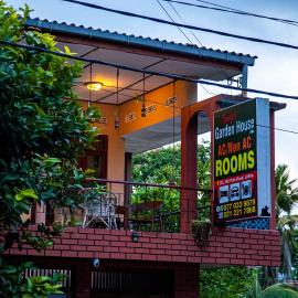 Tony's Garden House Back Packers inn、ジャフナのホテル