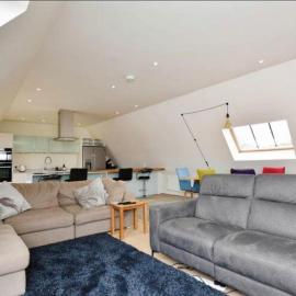 Spacious penthouse with great views of the Cathedral, hotell sihtkohas Salisbury