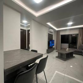 cozy rooftop near al services 24, hotel in Rujm ash Sharāʼirah