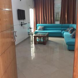 un nouveau appartement avec un parking sur place, hotel a Tunis
