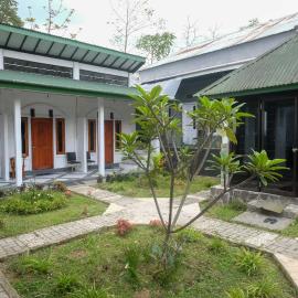 RedDoorz Syariah @ Jalan Dieng Wonosobo 2, ξενοδοχείο σε Garung