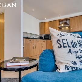 Chic and Bright Apartment Near the Water