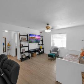 Biscayne Shore #2 - 3 2 - Charming and Tropical