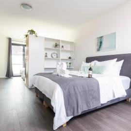 Family executive Studio with Balcony open Delft Utopia Flora 20F, hotel en Delft