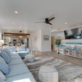 Sunny Waveland Home Rental w/ Pool: Walk to Beach!, hotel in Waveland