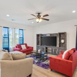 Glamorous home close to LSU