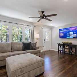 Modern 3BR Home Near LakePoint with Fenced Yard