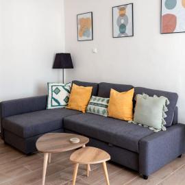 Lake View Terrace Apartment