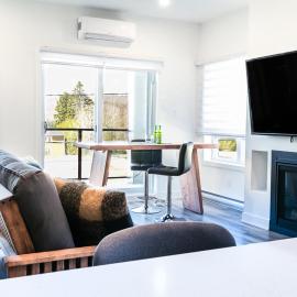 ST-DO du LAC, hotel in Saint-Donat-de-Montcalm