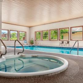 Quality Inn & Suites, готель у місті Вернон