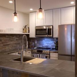 New Listing 2 bedroom +Loft 2 bath Summit E Bldg. #8 condo sleeps 8, Steps to Eagle Lodge/Chair #15