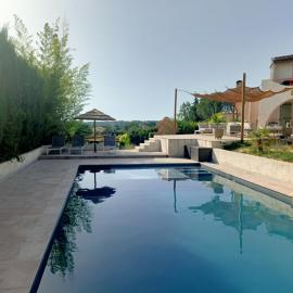 Calme, Verdure et Confort!, hotel i Valréas