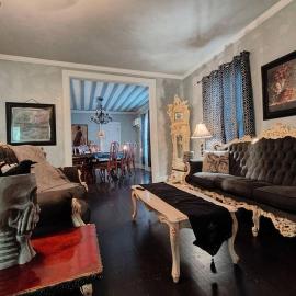 The vampire's den, downtown big house, pets ok, hotel u gradu 'Fort Smith'