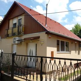 Pintyőke Vendégház Tőserdő, Hotel in Lakitelek