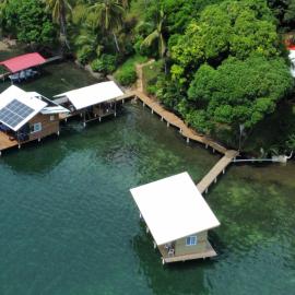 Ponci’s Gate to Gaia Holistic Center, hotelli Bocas Townissa