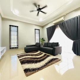 Nawra Iman Holiday Home, hotel in Dungun