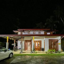 Sinharaja River Face holiday, hôtel à Nelluwa