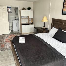 California King Cozy Comfort, hotelli kohteessa Pahokee