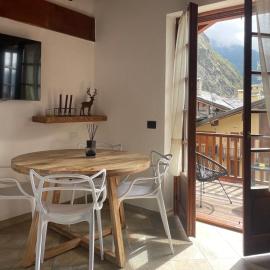 Chalet Mont Blanc de Courmayeur โรงแรมในกูร์มาเยอร์