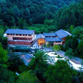 Wudang Mountain Manju Manor, Hotel in Wudangshan