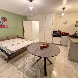 Appartement ZEN, hotell sihtkohas Meyzieu