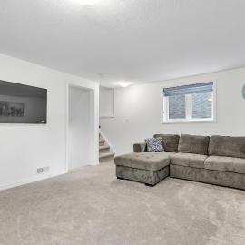 Modern 1 Bedroom + Den in Cambridge, hotel di Cambridge