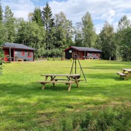 Nygård Cabins - brandnew, fully equipped home in nature, hotelli kohteessa Sunne
