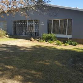 LARA'S PLACE, hotel em Volksrust