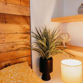 Superb Guest Suite in Caldicot with Parking, hotel in Caldicot