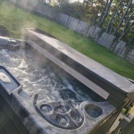 3 Bed Detached House & Hot Tub, Hotel in Wrexham