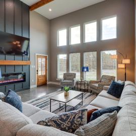 Chic Arkansas Retreat w/ Patio, Grill & Fire Pit!