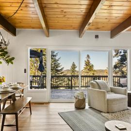 Romantic & Family Friendly Chalet In The Woods