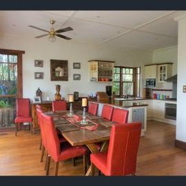 Contemporary & Elegant 1920's Period House by My Lodgingfy International, Hotel in Mentone