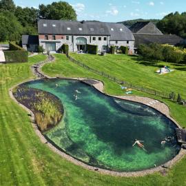 Gîtes Ferme de la Barrière, hotell i Chimay