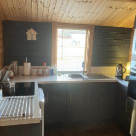 Log Cabin in the City with hot tub, hotel u gradu Culloden