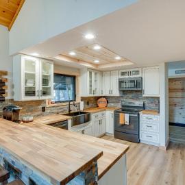 Arnold Cabin Near Calaveras Big Trees State Park!, viešbutis mieste Arnoldas
