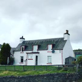 Traditional Croft Cottage Minutes from Lochness