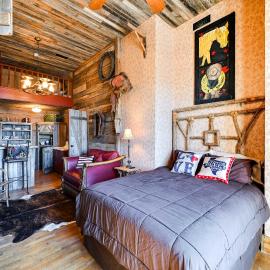 Western-Themed Decatur Studio on Main Street!