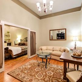 Dtwn Decatur Apt: Walk to Restaurants & Shops
