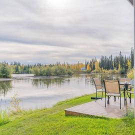 The Chena River House River Suite, Hotel in Fairbanks