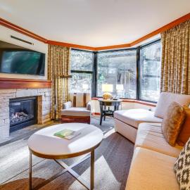 Breathtaking Olympic Valley Gem: Walk to Chairlift