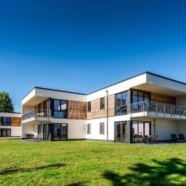 Hangar 19 Superior Apartment mit Terrasse und Garten H7W1