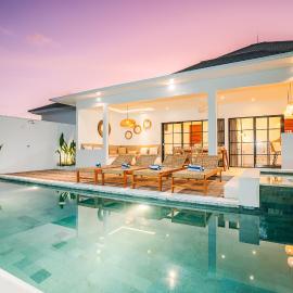 Villa L at Seseh - 2BR Private Luxury Oasis next to the Beach