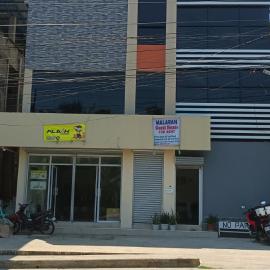 Malaran Guest House, hotel a Larena