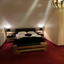 Viesnīca Restauracja i Hotel Oberża Wilczy Głód pilsētā Krzyszkowice