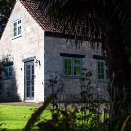 The Snug, Beautiful Country Retreat, hotell i Priston