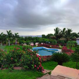 Rajwada Farm Stay, hotel Bhudzsban