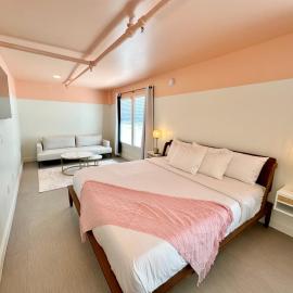 Peninsula Bed & Cocktails, hotel i Sankt Petersborg